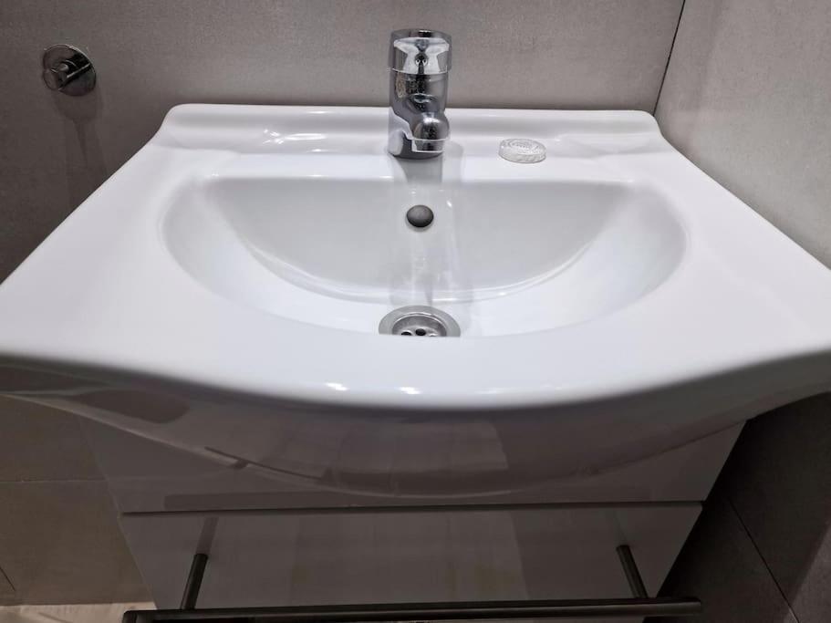 Mediodia Chica Apartamento Tipo Loft En La Latina Apartment Мадрид Екстериор снимка